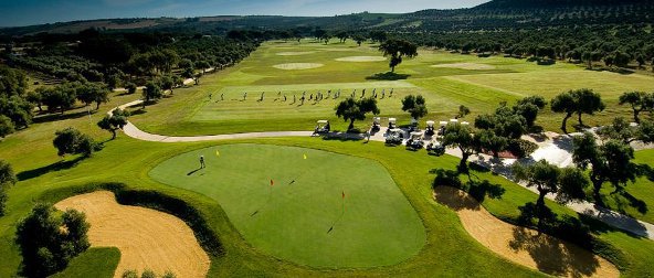 arcos-gardens-practice-green