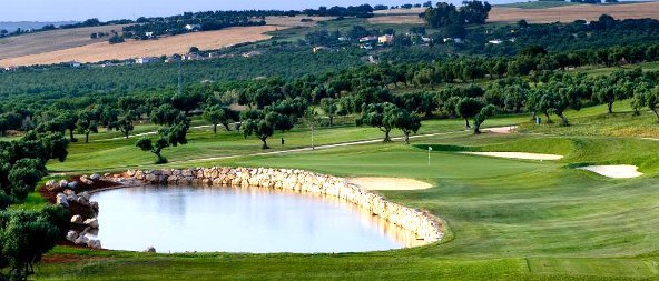 arcos-gardens-golf-green